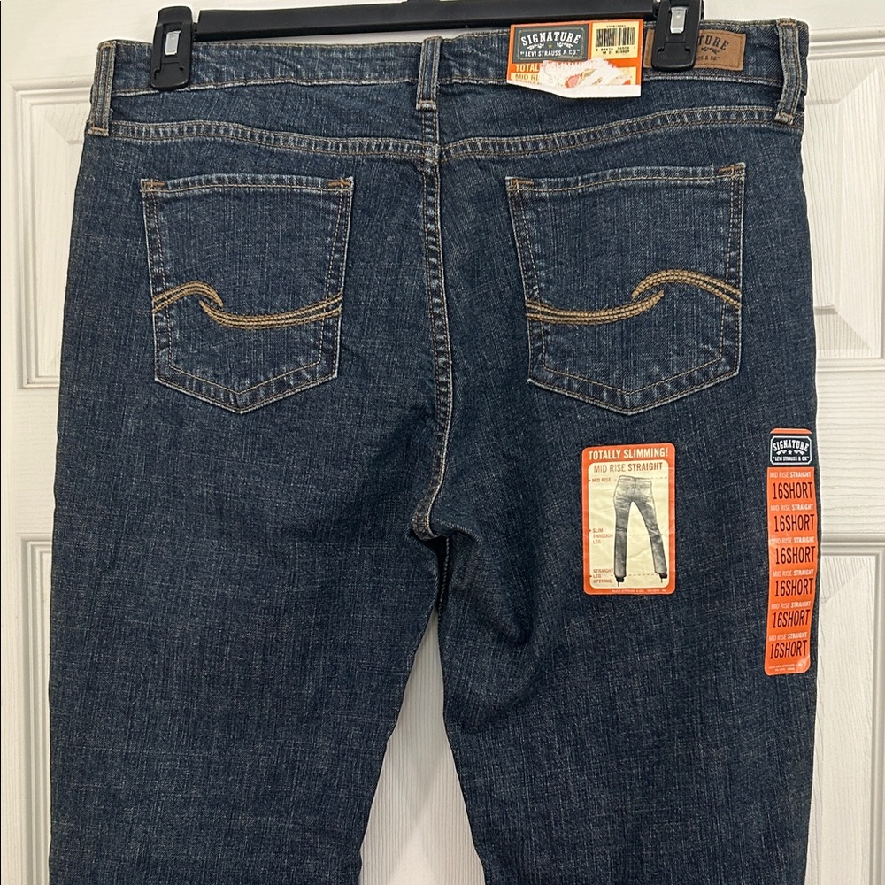 Signature by Levi Strauss Women's Dark Blue Straight Leg Jeans